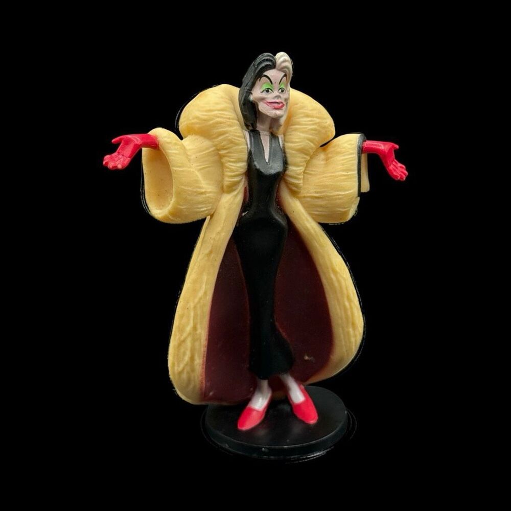 Disney Classics 101 Dalmatians Cruella De Vile Cake Topper Figure A70